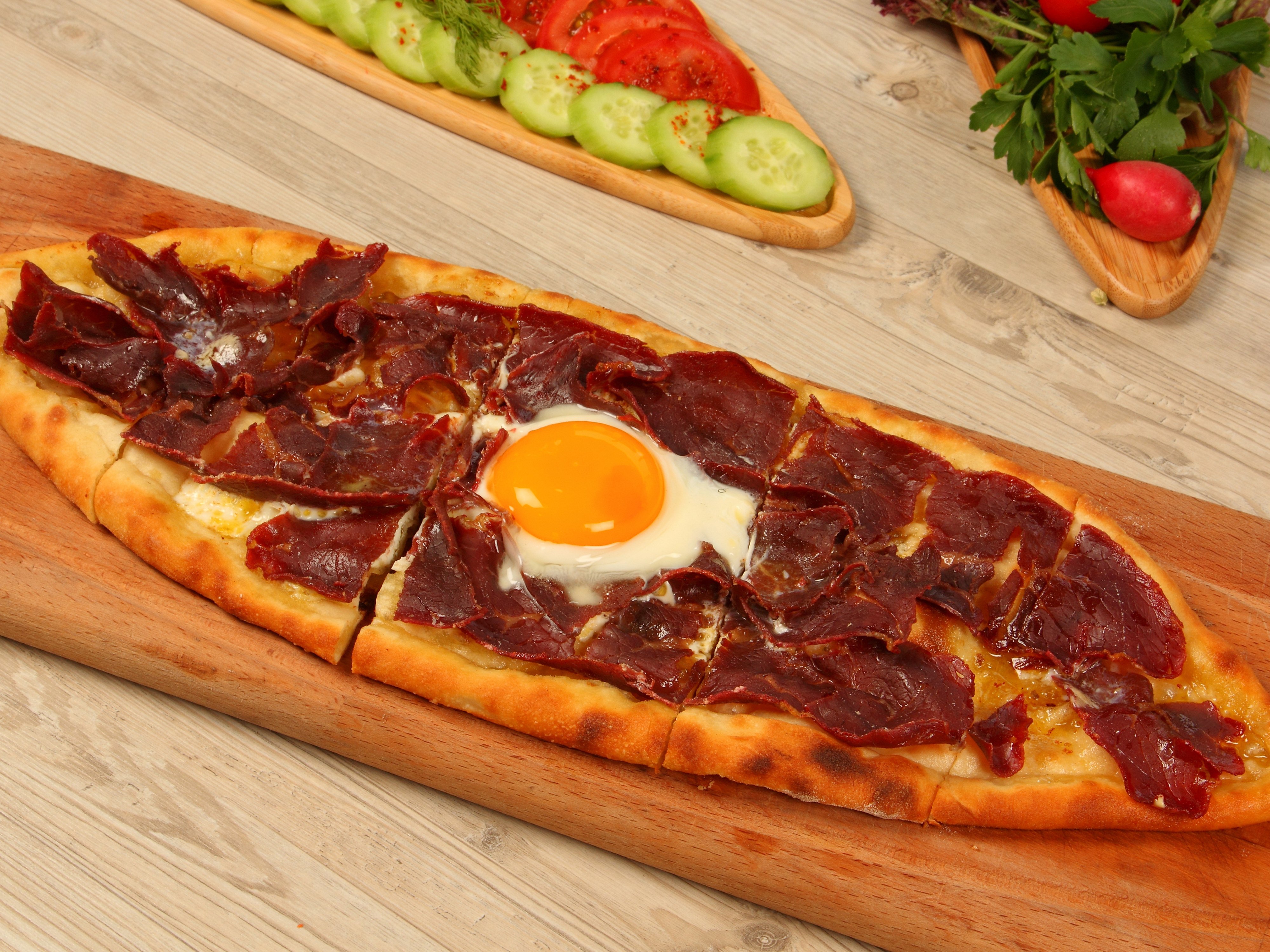 Pastırmalı Pide 